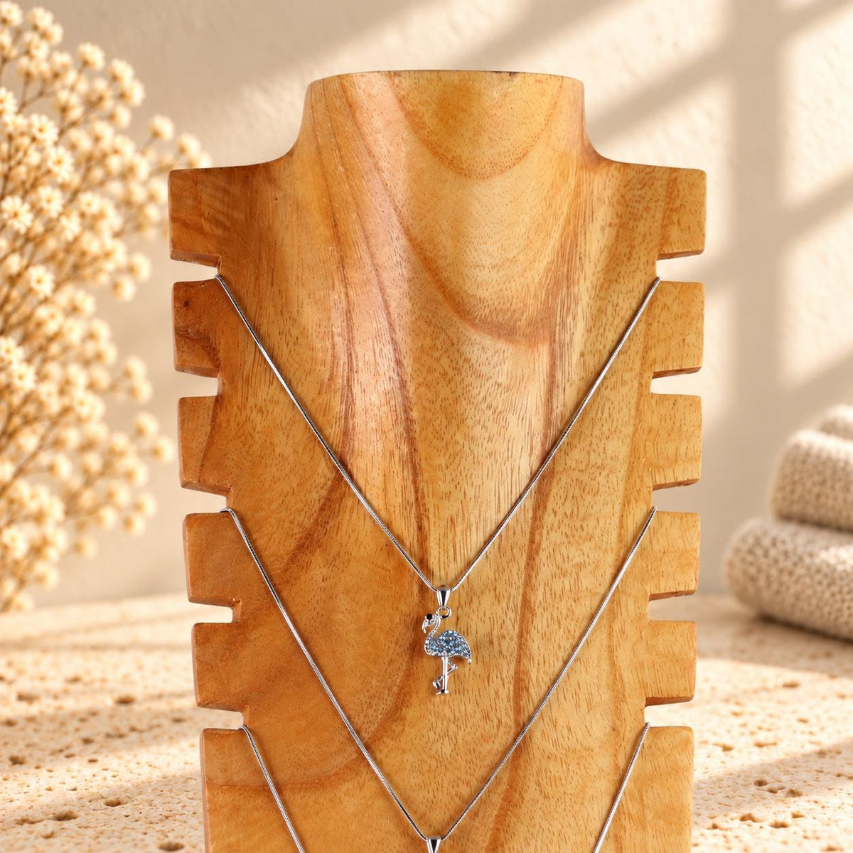 Multi Necklace Display Bust, Natural Wood Wood, 15.7 in / 40 cm – Notched Jewelry Stand