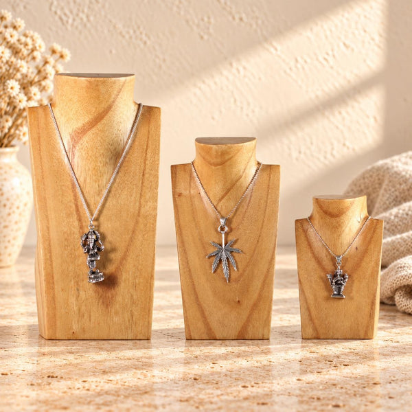 Mini Wooden Necklace Busts, Set of 3, Natural Wood, 7.9 / 5.9 / 3.9 in