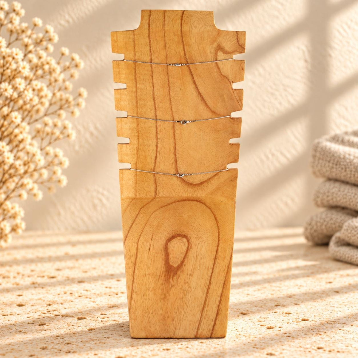 Multi Necklace Display Bust, Natural Wood Wood, 15.7 in / 40 cm – Notched Jewelry Stand