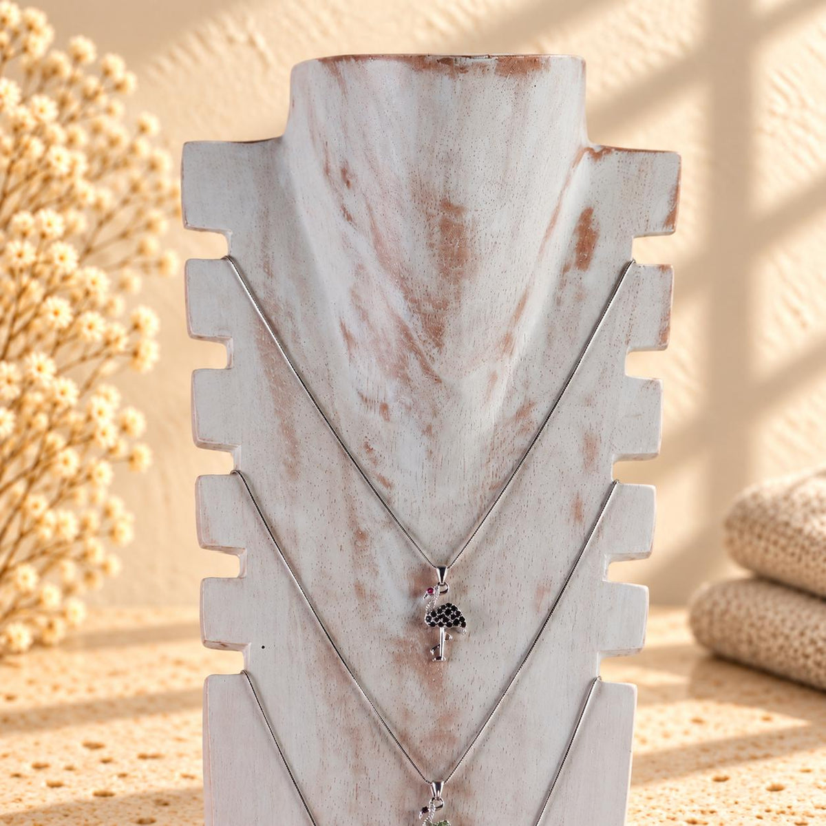 Multi Necklace Display Bust, Whitewash Wood, 15.7 in / 40 cm – Notched Jewelry Stand