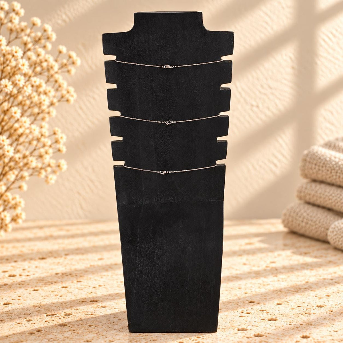 Multi Necklace Display Bust, Black Wood, 15.7 in / 40 cm – Notched Jewelry Stand